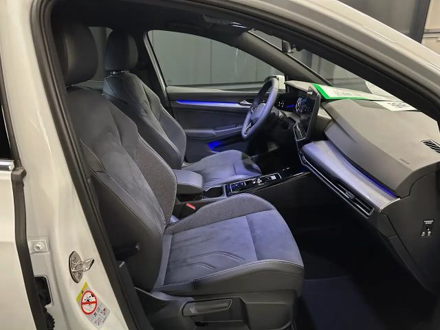 Volkswagen Golf 1.5 eTSI