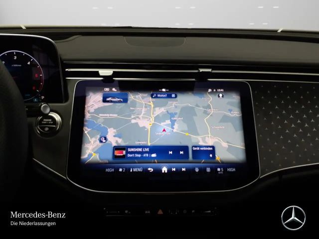 Mercedes-Benz E 220 AMG Line E 220 d Sedan