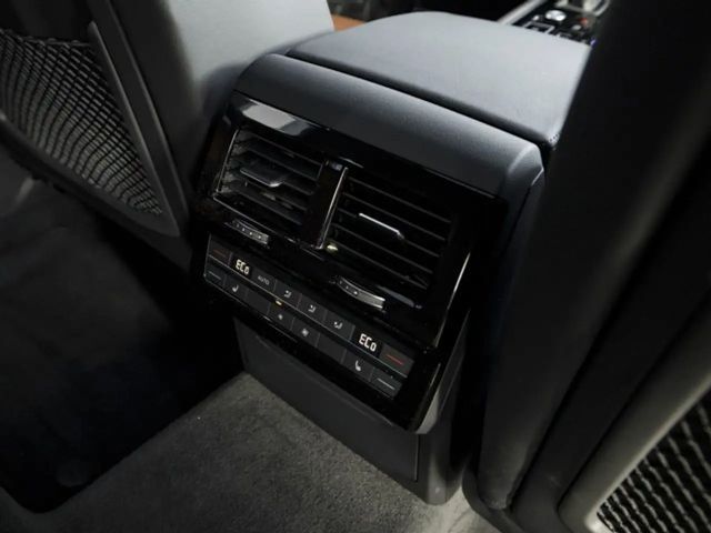 Volkswagen Touareg 4Motion R-Line