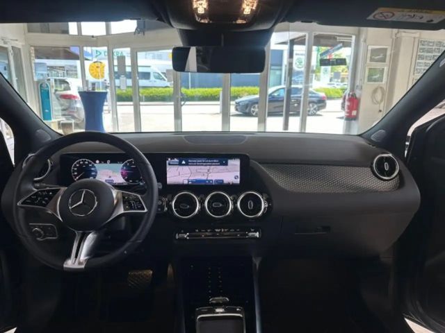 Mercedes-Benz B 180 Progressive Sedan