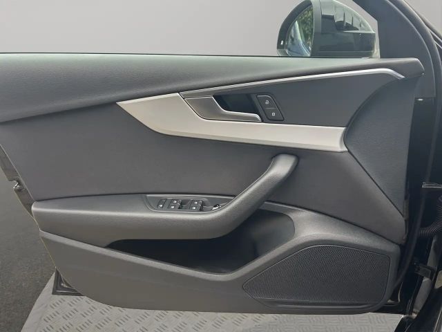 Audi A4 30 TDI Avant