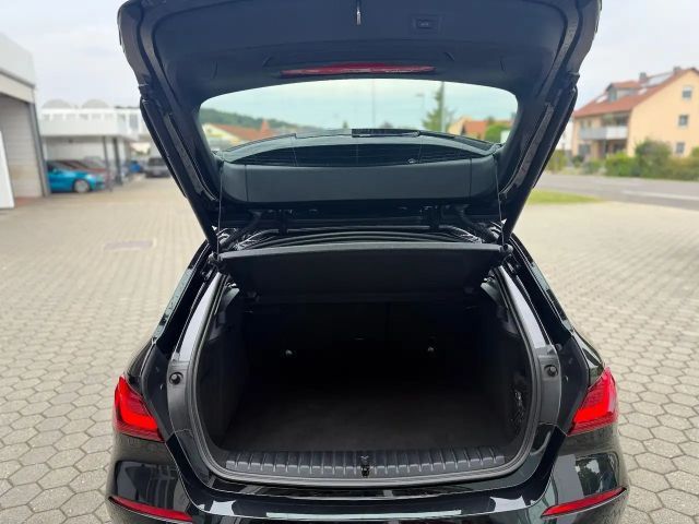 BMW 118 118i Sedan Sport Line