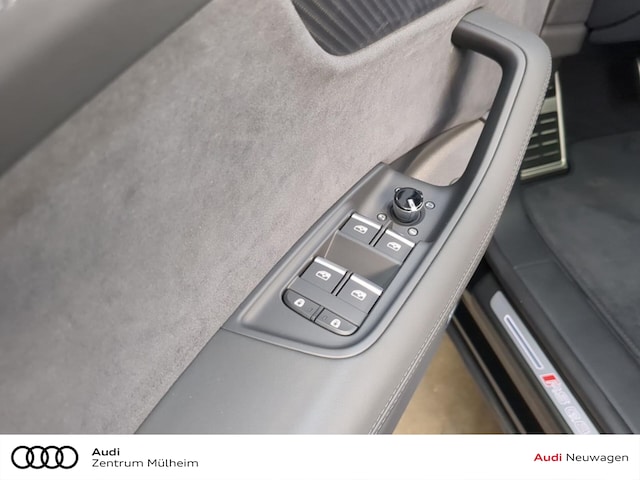 Audi RS Q8 Performance Quattro