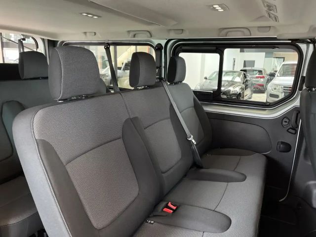 Renault Trafic Combi