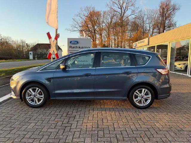 Ford S-Max Titanium