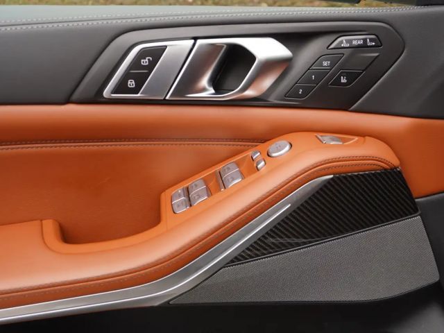 BMW X7 M 60i Frozen Black LCI AHK Carbon SkyLounge ACC 360K