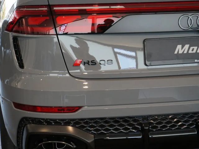 Audi RS Q8 Performance