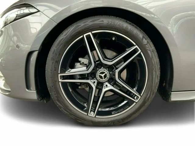 Mercedes-Benz A 180 AMG Line