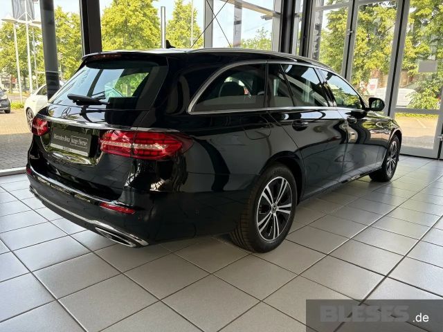 Mercedes-Benz E 220 AVANTGARDE E 220 d Estate