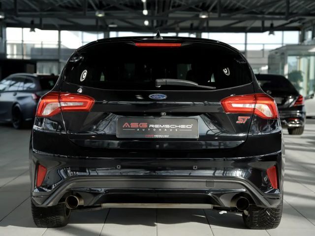 Ford Focus EcoBoost ST Line