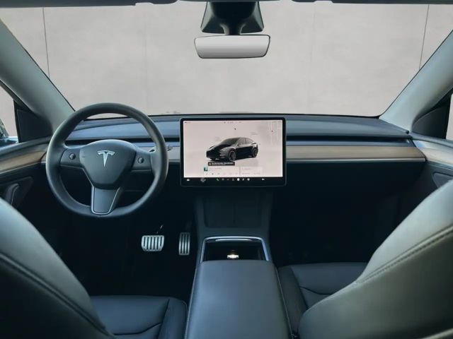Tesla Model Y AWD Dual Motor Performance
