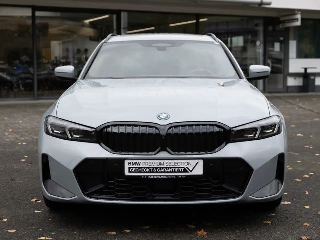 BMW 330 330e M-Sport Touring xDrive