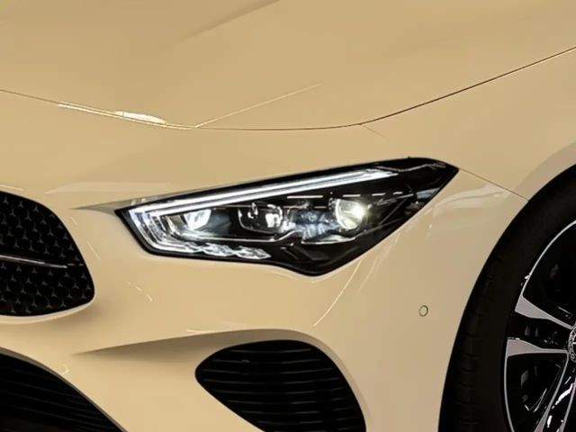 Mercedes-Benz CLA 180 Coupé Shooting Brake