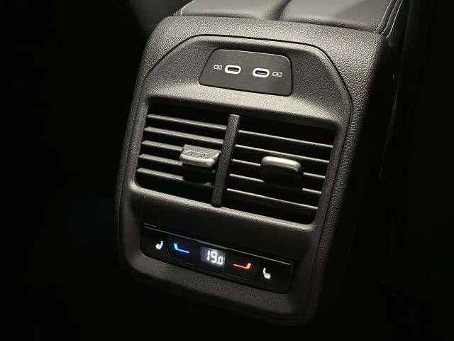 Volkswagen Passat R-Line Style Variant