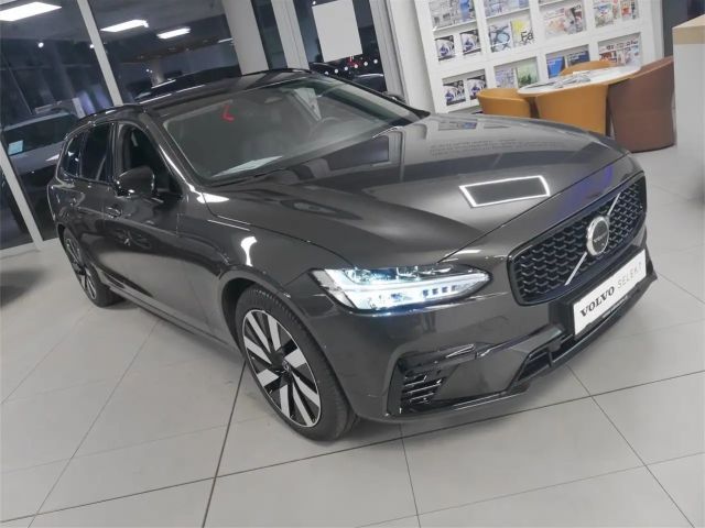 Volvo V90 AWD Dark Plus T6