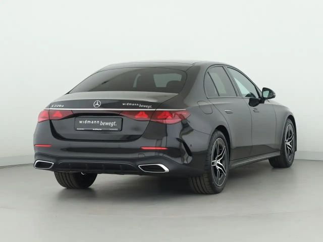 Mercedes-Benz E 220 AMG Line E 220 d Sedan