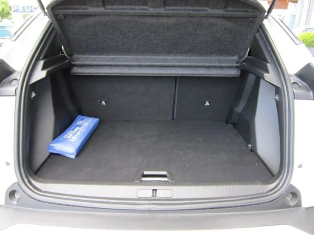 Peugeot E-2008 Allure Pack