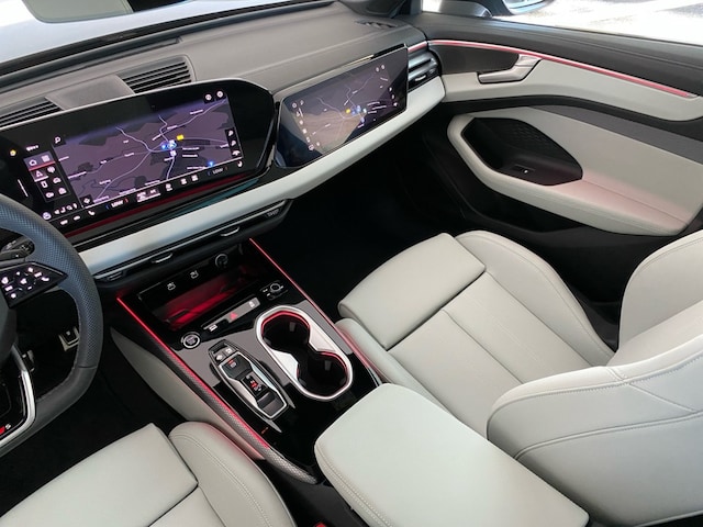 Audi A6 Avant Quattro S-Tronic