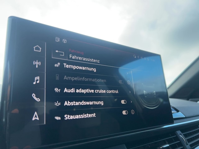 Audi A4 40 TFSI Avant S-Tronic