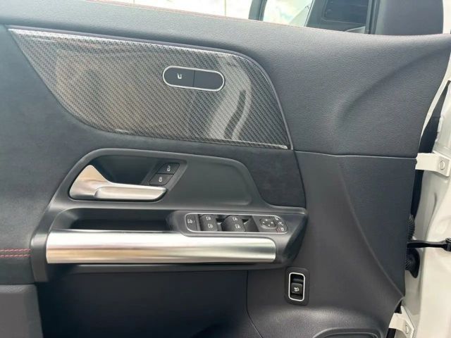 Mercedes-Benz GLA 200 AMG Line