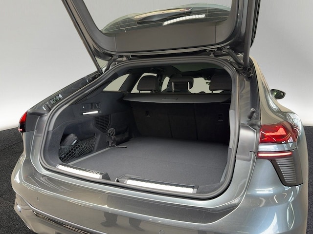 Audi A6 Avant Quattro S-Tronic