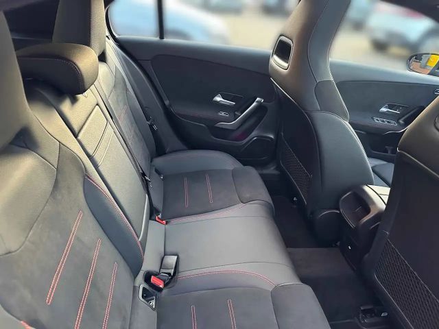 Mercedes-Benz A 220 A 220 d AMG Line