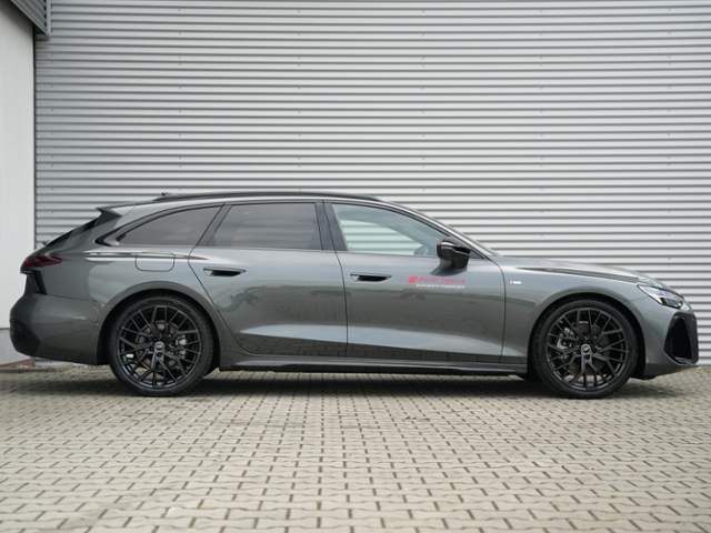 Audi A6 Avant Quattro S-Tronic