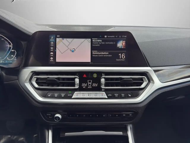 BMW 330 330e Luxury Line Sedan