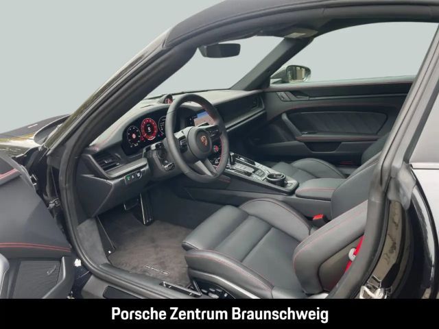 Porsche 992 4 Coupé GTS Targa