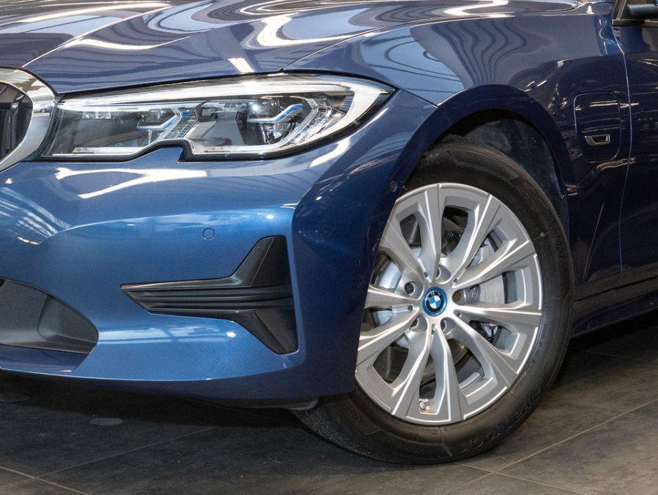 BMW 330 330e Touring