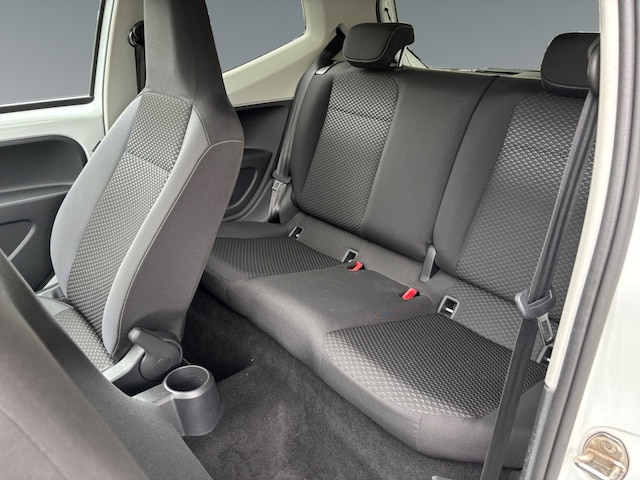 Volkswagen up! Active