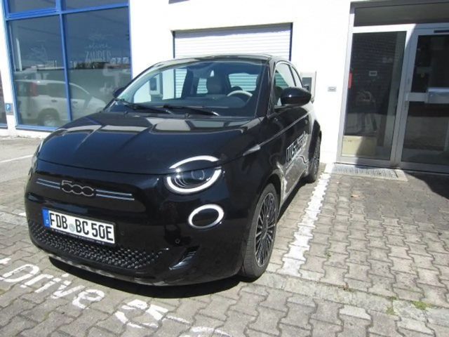 Fiat 500e La Prima
