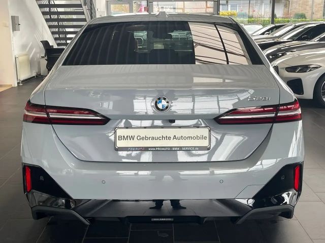 BMW 520 520i M-Sport Sedan