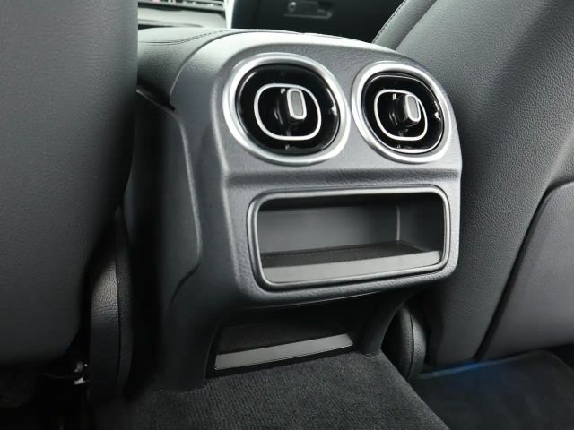 Mercedes-Benz C 200 AVANTGARDE Sedan