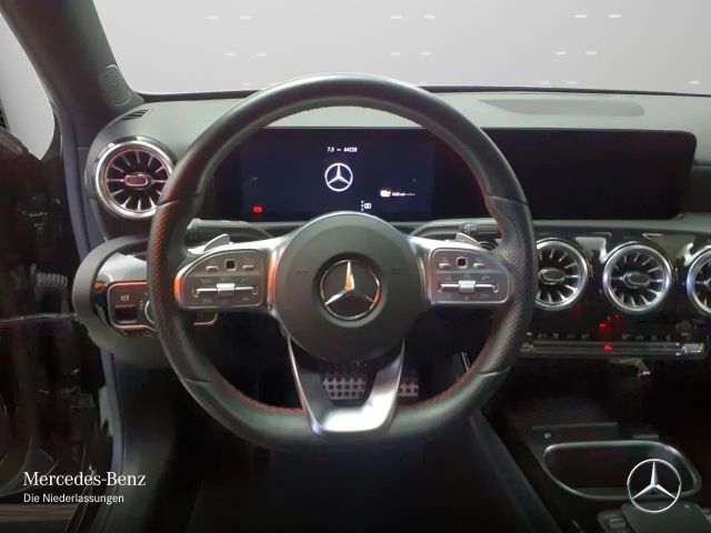 Mercedes-Benz A 250 A 250 e AMG Line