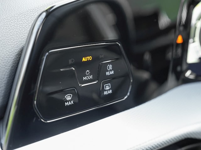 Volkswagen Golf 1.5 eTSI DSG