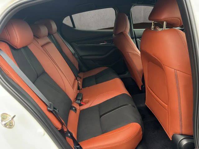 Mazda 3 NAGISA 140 PS +TEILLEDER+BOSE+AUTOMATIK+