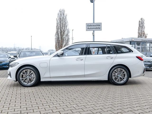 BMW 330 330e xDrive