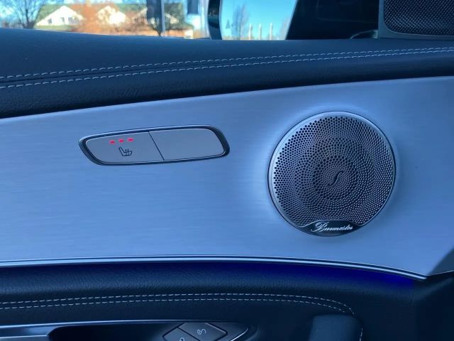 Mercedes-Benz E 220 AMG Line E 220 d Sedan