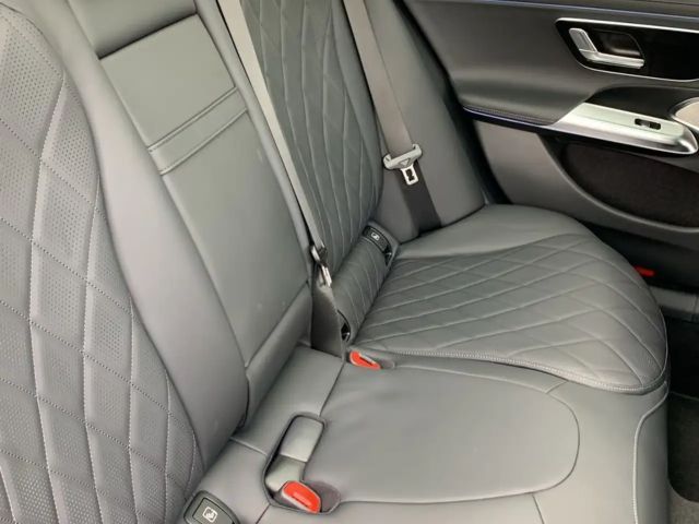 Mercedes-Benz E 300 E 300 e