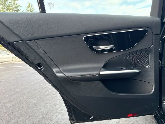 Mercedes-Benz C 180 Sedan