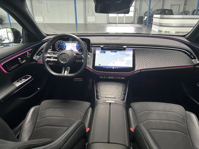 Mercedes-Benz E 200 AMG Line Sedan