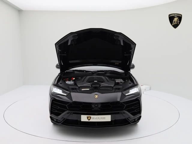 Lamborghini Urus MY22 I AKRAPOVIC I B&O I PANO