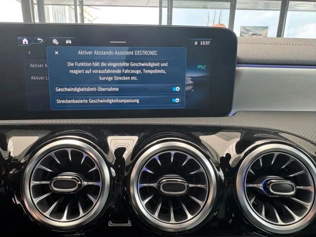 Mercedes-Benz CLA 200 AMG Line Coupé