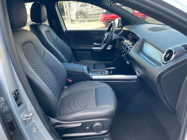 Mercedes-Benz B 180 B 180 d