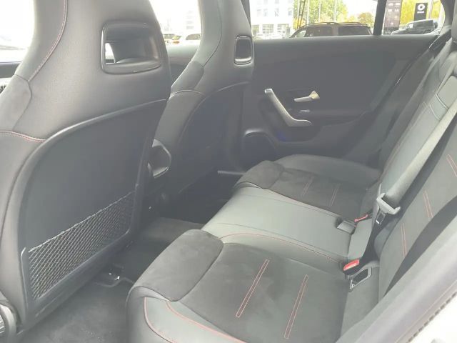 Mercedes-Benz CLA 180 AMG Line Shooting Brake