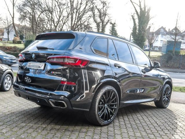BMW X5 M50i