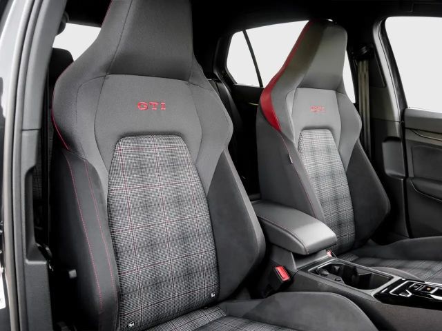 Volkswagen Golf DSG GTI Golf VIII Style