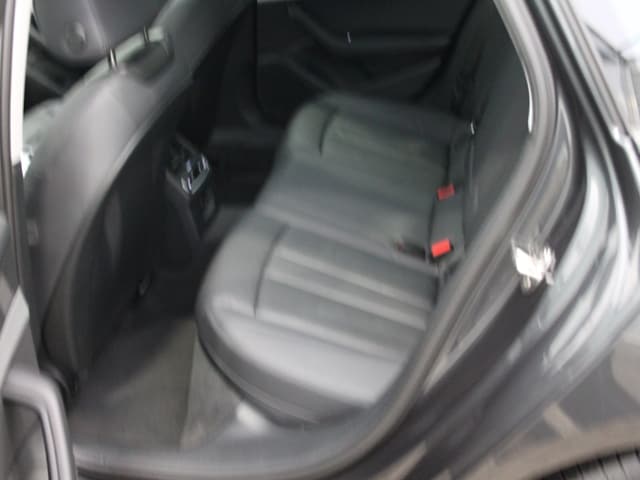 Audi A4 30 TDI S-Tronic Sedan