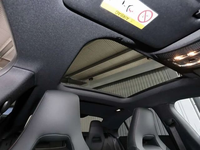 Mercedes-Benz CLA 200 AMG Line Coupé